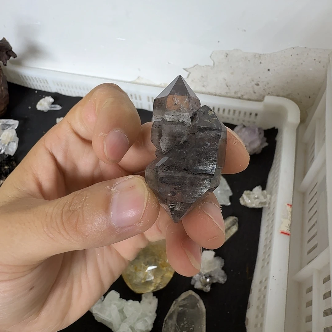 李***。石材天然水晶摆件
