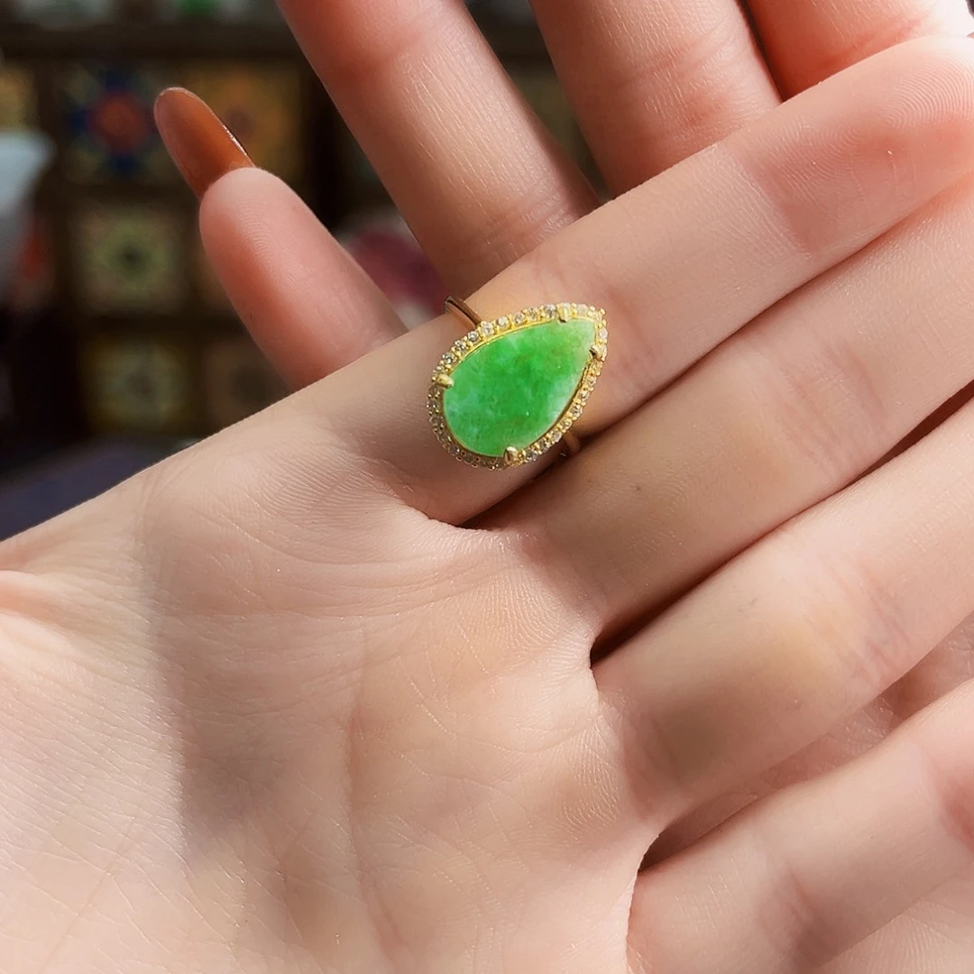 颈饰未镶嵌翡翠多样性