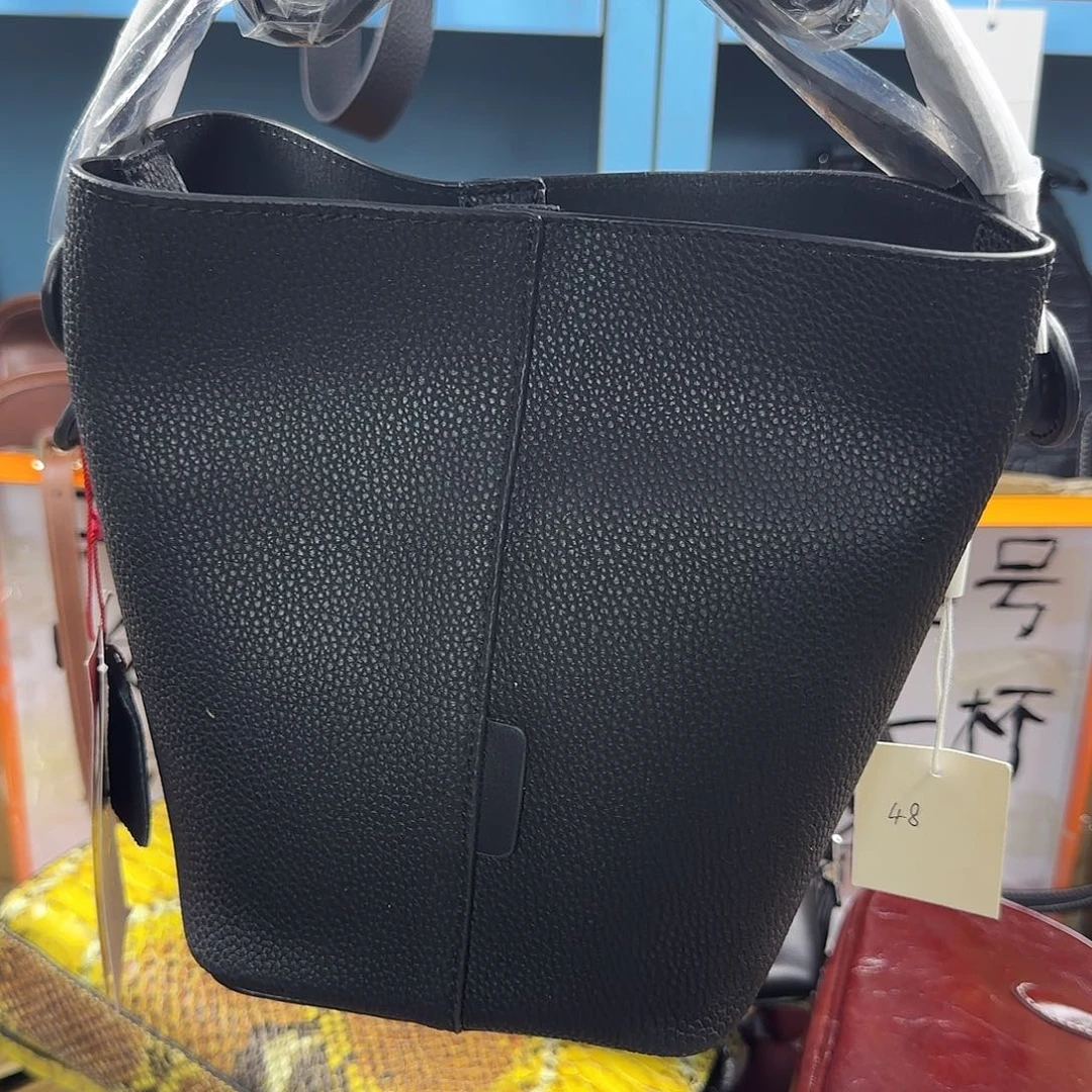 黄牛皮（革）水牛皮（革）头层牛皮山羊皮（革）