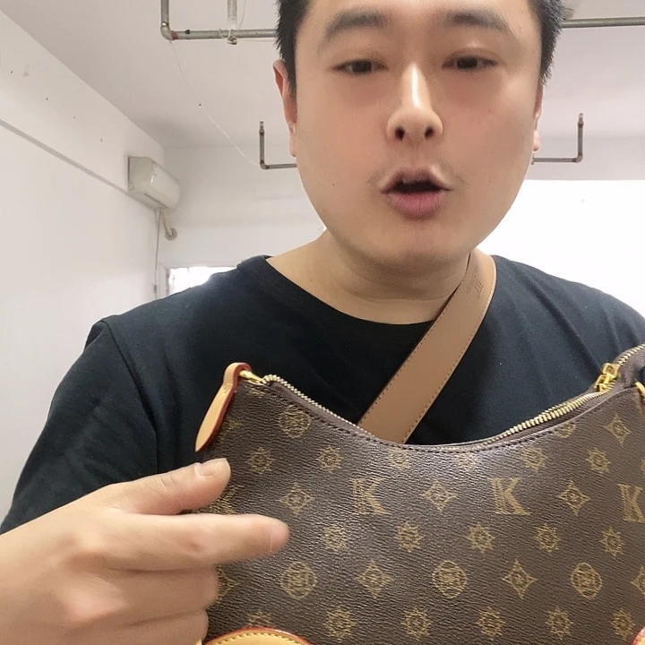 黄牛皮（革）鳄鱼皮（革）犏牛皮（革）