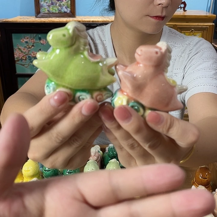 竖款纯手工制作唐三彩