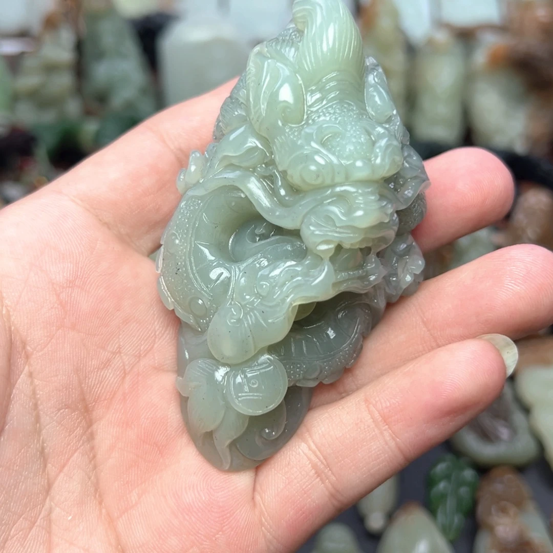 和田玉未镶嵌把件