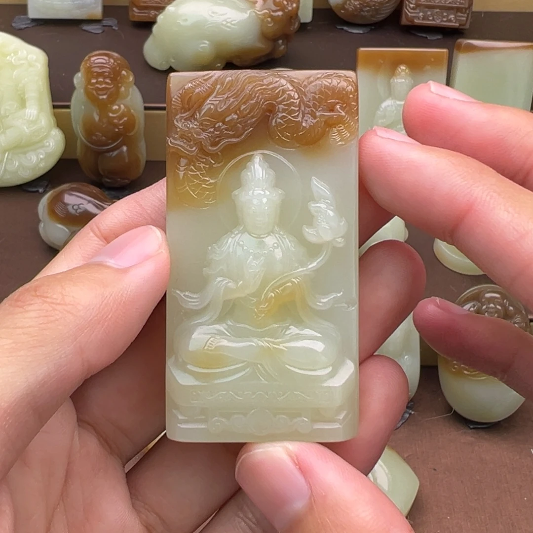 秋***叶和田玉（糖玉）未镶嵌颈饰