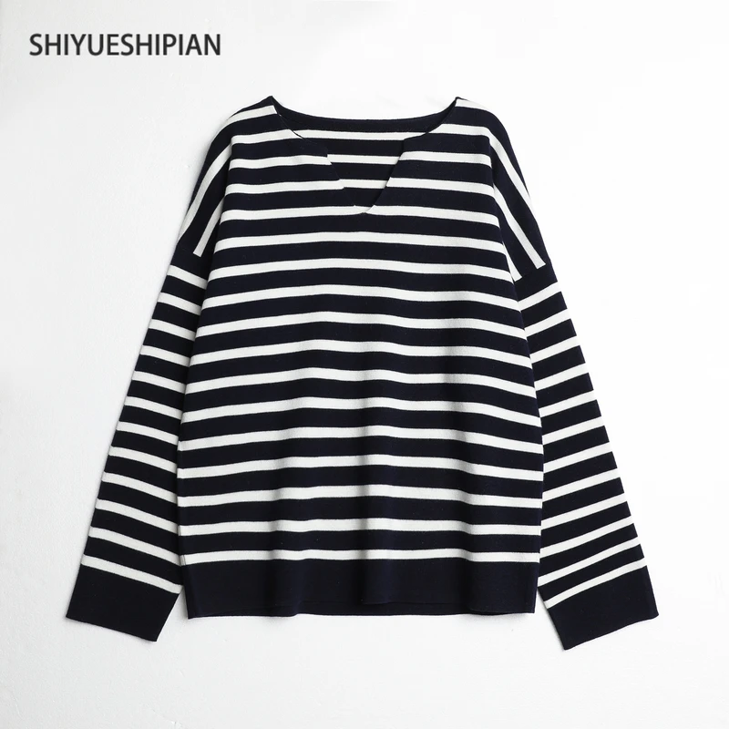 十月诗篇2024秋冬季新款女装半精纺绵羊毛条纹V领针织套衫2673