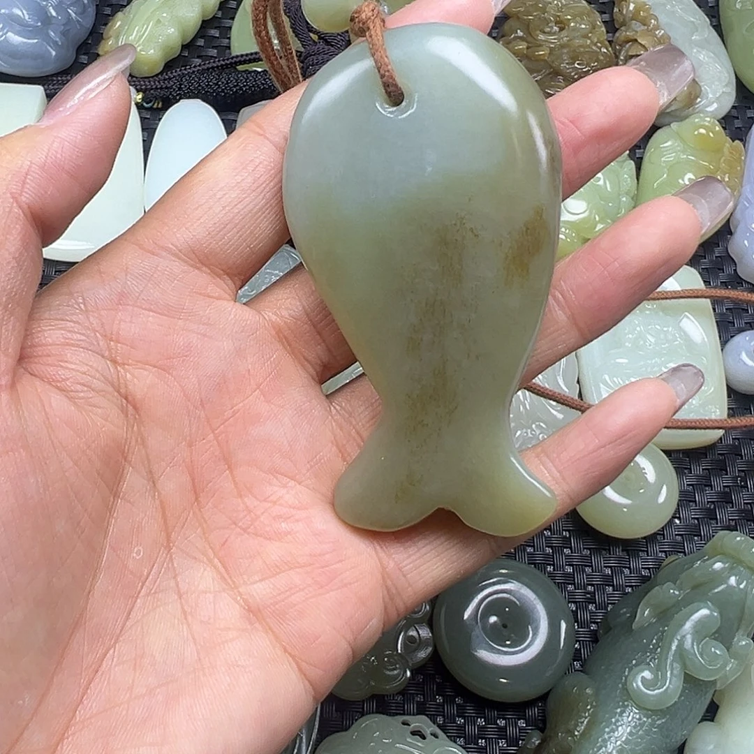 和田玉未镶嵌吊坠(不含链)卡79（有纹漏）