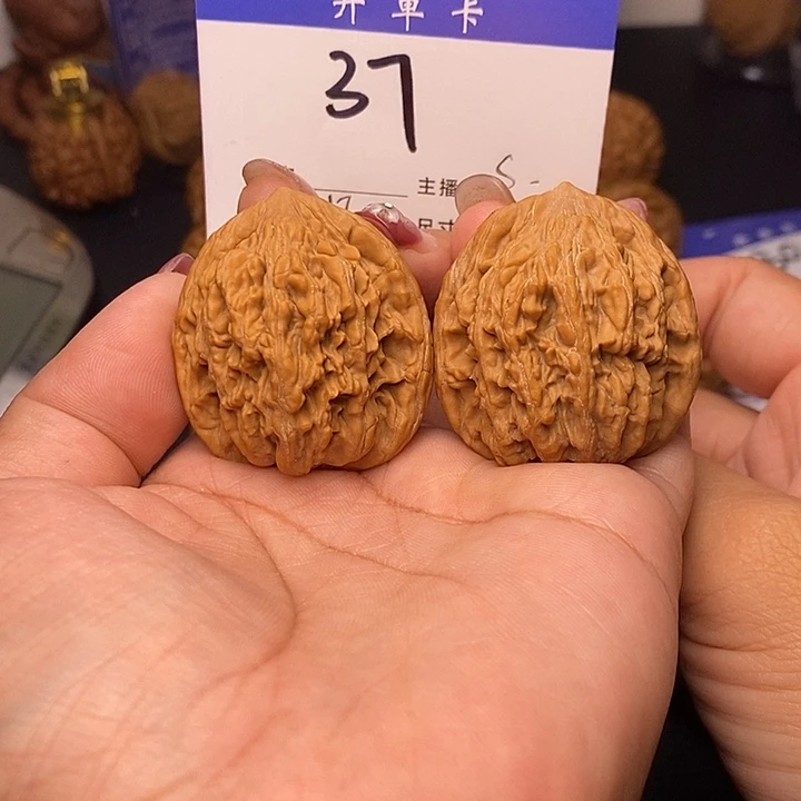 吊坠桃核虎头38无刀痕s