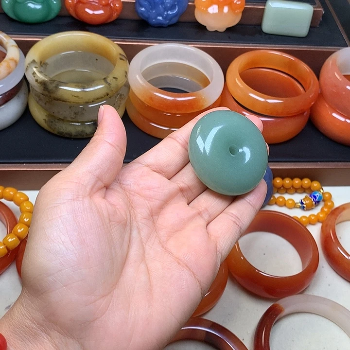 石英质玉未镶嵌手链