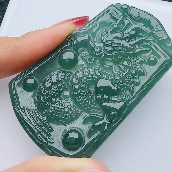 颈饰未镶嵌翡翠天然的A货翡翠多样性发其一