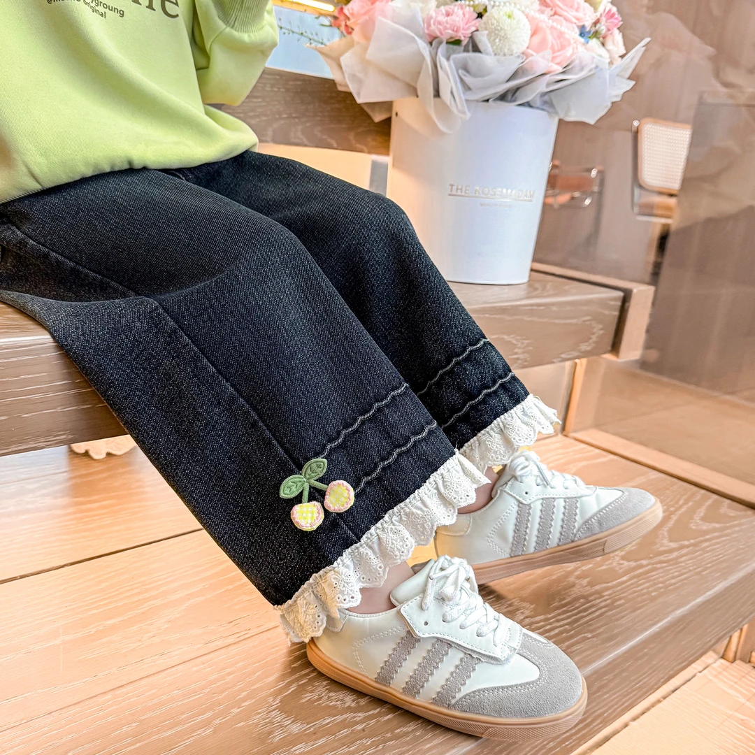 女童花边牛仔裤洋气春秋款小女孩时髦女宝宝休闲裤子宽松阔腿裤潮