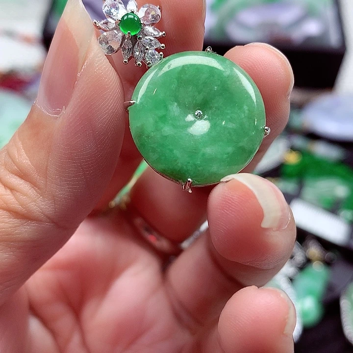 翡翠银S925镶嵌颈饰翡翠
