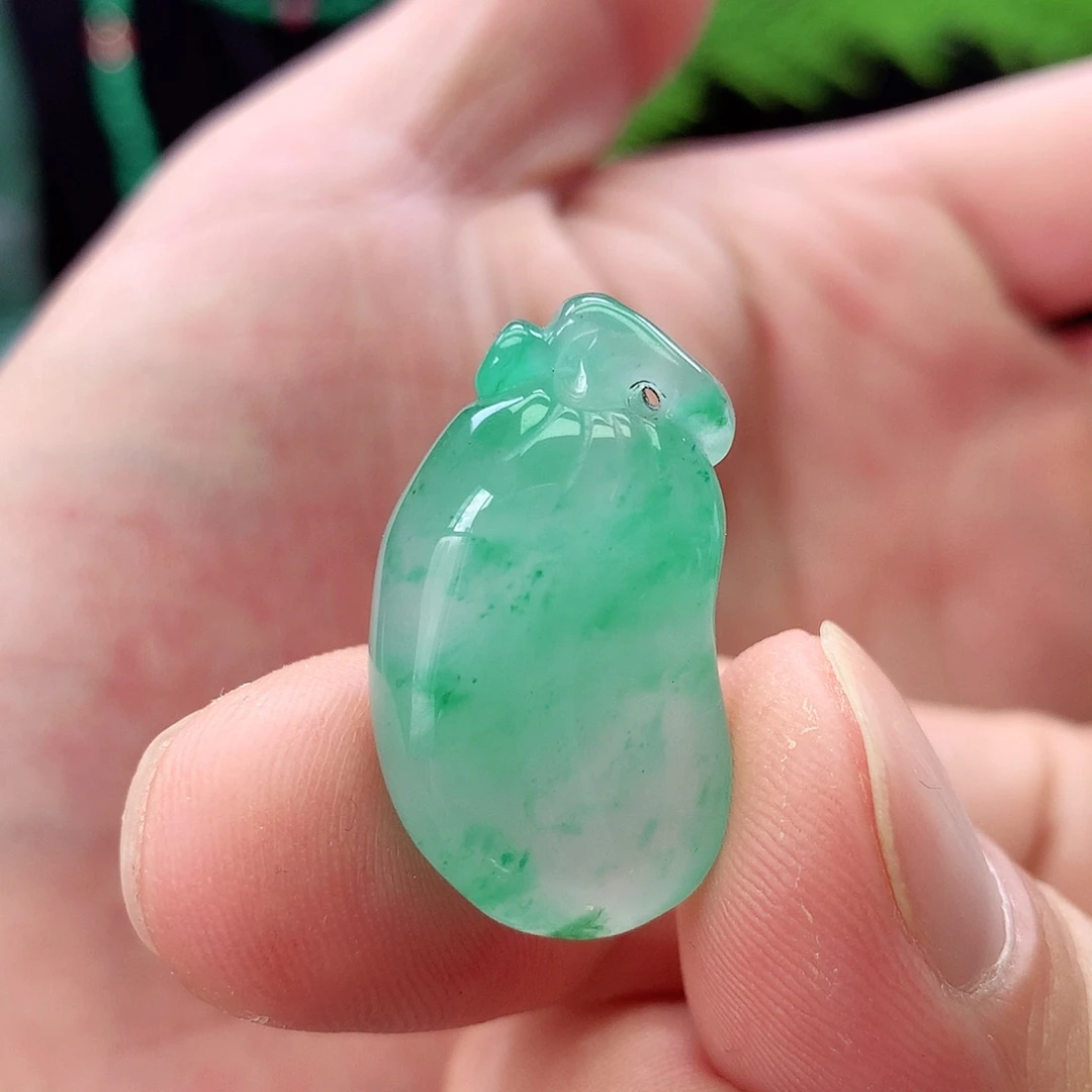 石英质玉未镶嵌颈饰