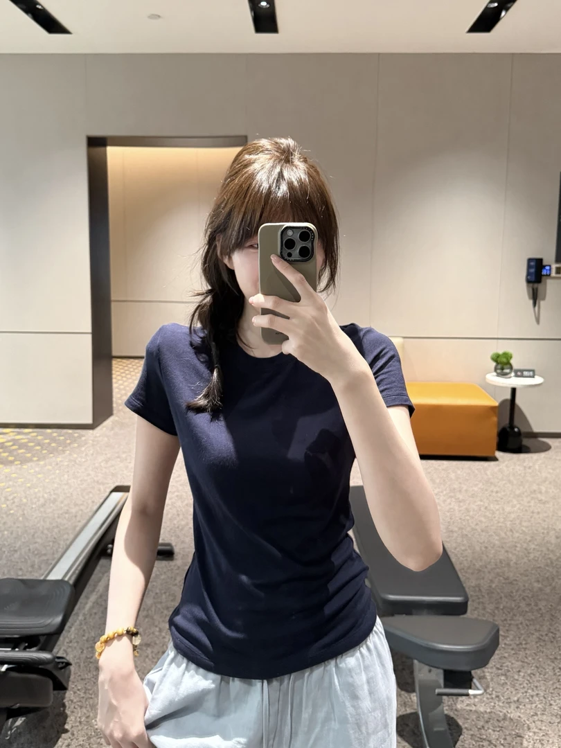 LOUYIMENG【正肩ACE】高质感圆领夏季百搭纯色简约气质慵懒上衣