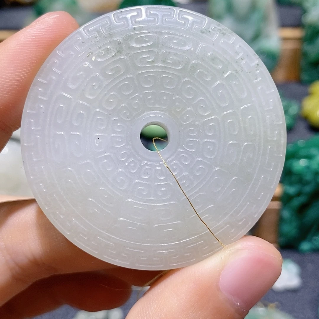 独山玉未镶嵌吊坠