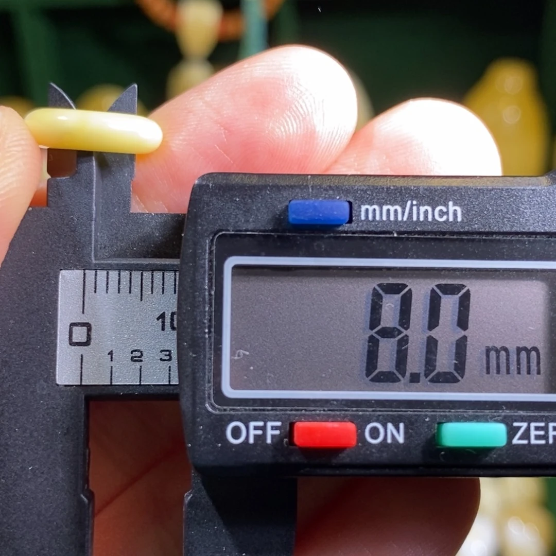 蜜蜡未镶嵌裸石配饰