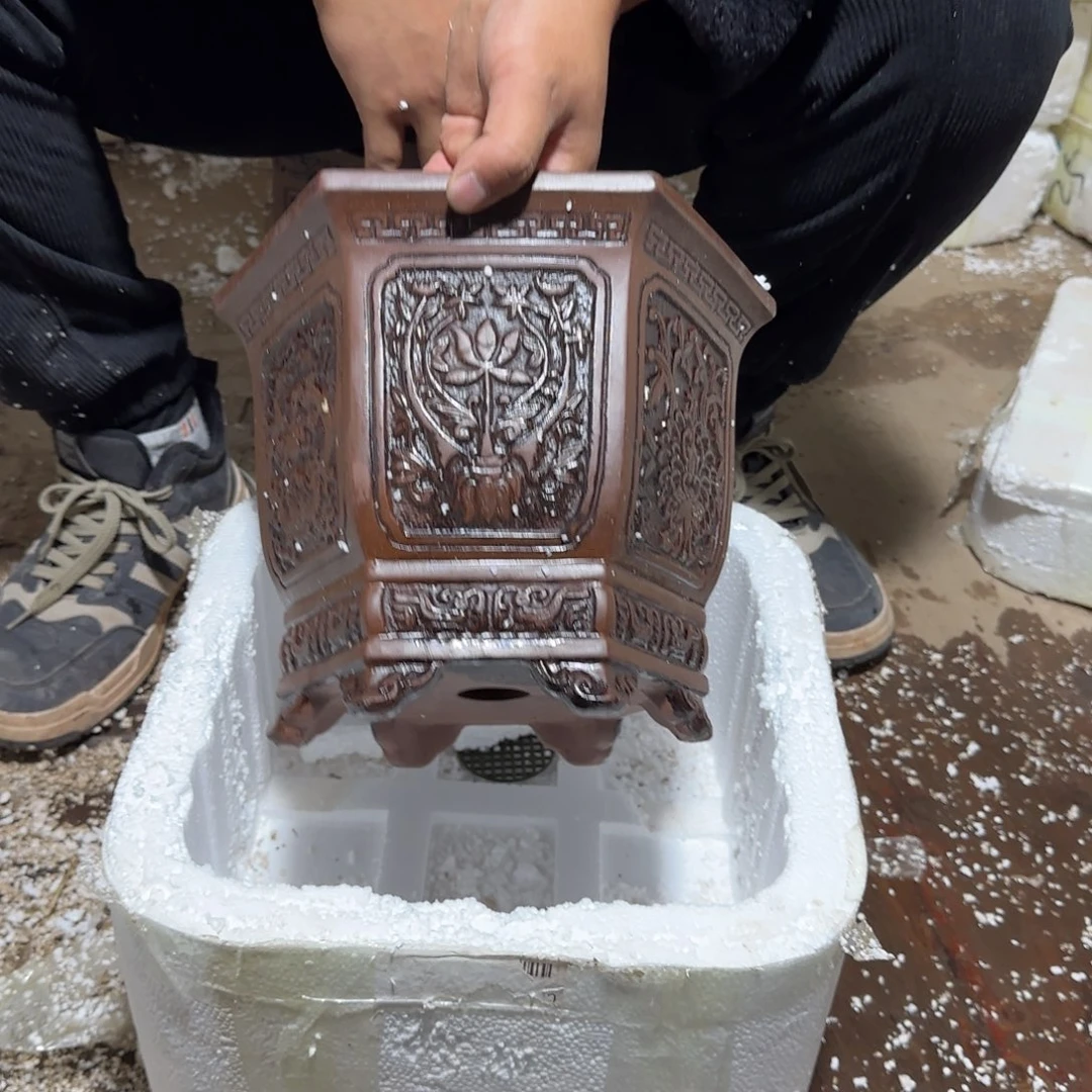 紫砂花盆瑕疵和瑕疵都