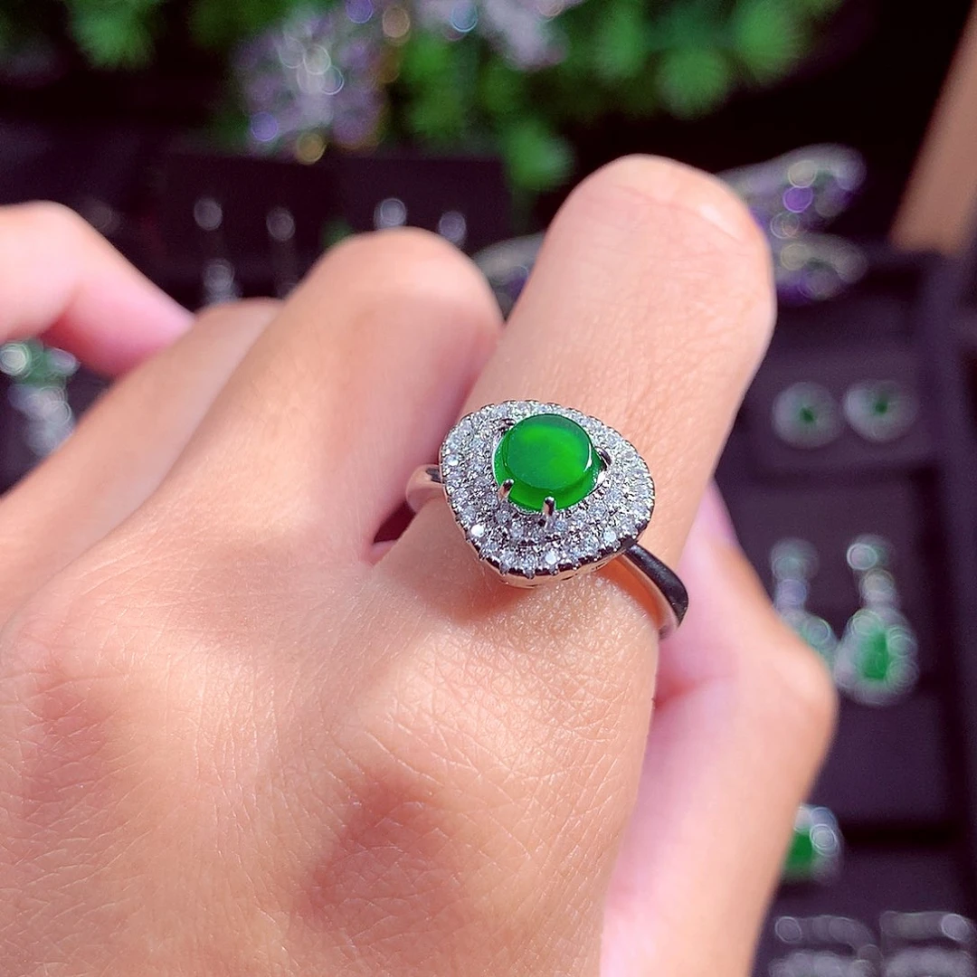 颈饰未镶嵌翡翠天然