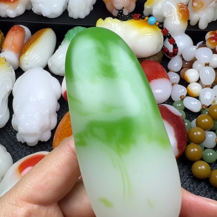 新疆戈壁五彩石金丝