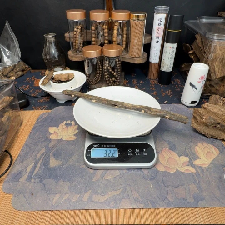 沉香沉香枕一根棍 32g