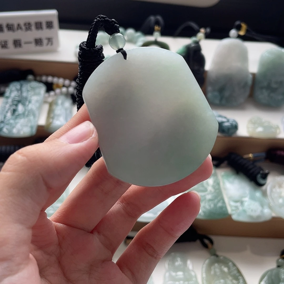 锦***学翡翠未镶嵌颈饰翡翠