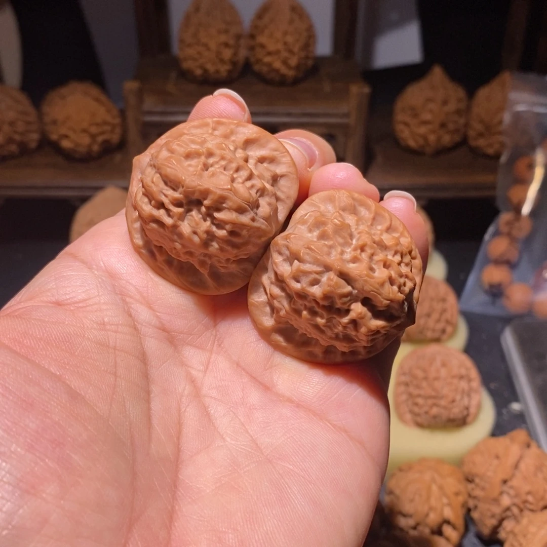 文玩核桃吊坠瓷娃娃37