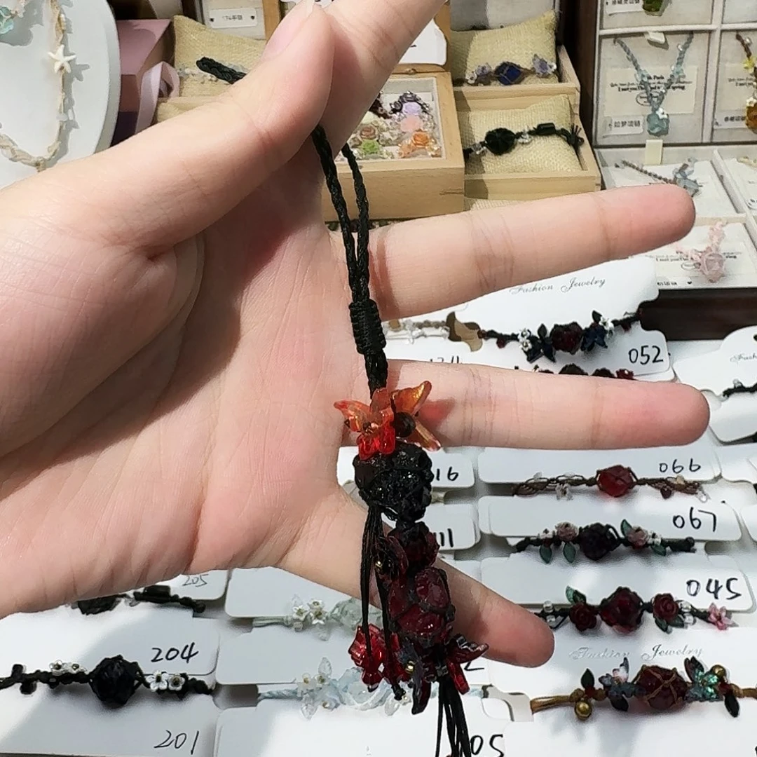 石英石纯铜挂饰黑色红色