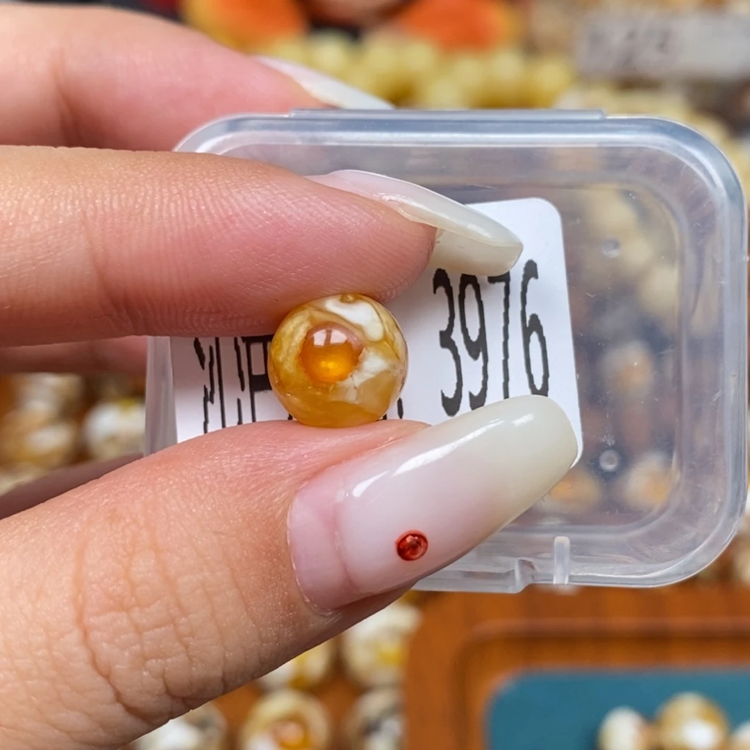 蜜蜡未镶嵌珠宝奇石3976