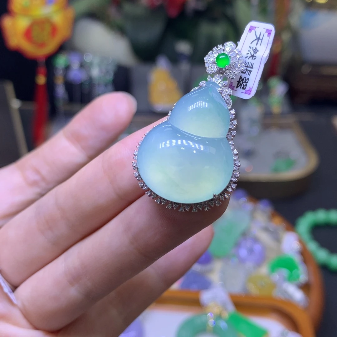 翡翠18K金镶嵌颈饰翡翠吊坠项链