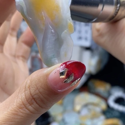 翡翠颈饰未镶嵌翡翠