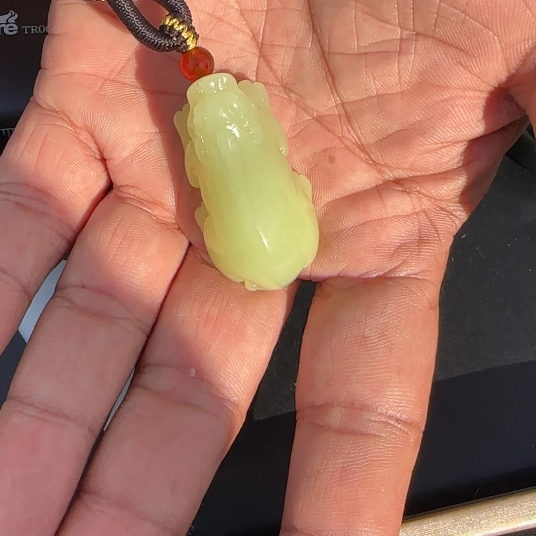 多***多和田玉未镶嵌颈饰