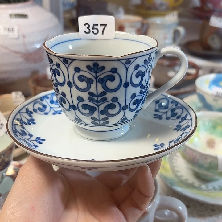 瓷片戴底款右下手绘青花