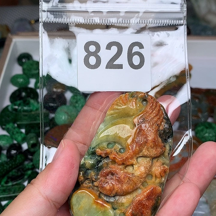 翡翠未镶嵌颈饰邢**幺翡翠