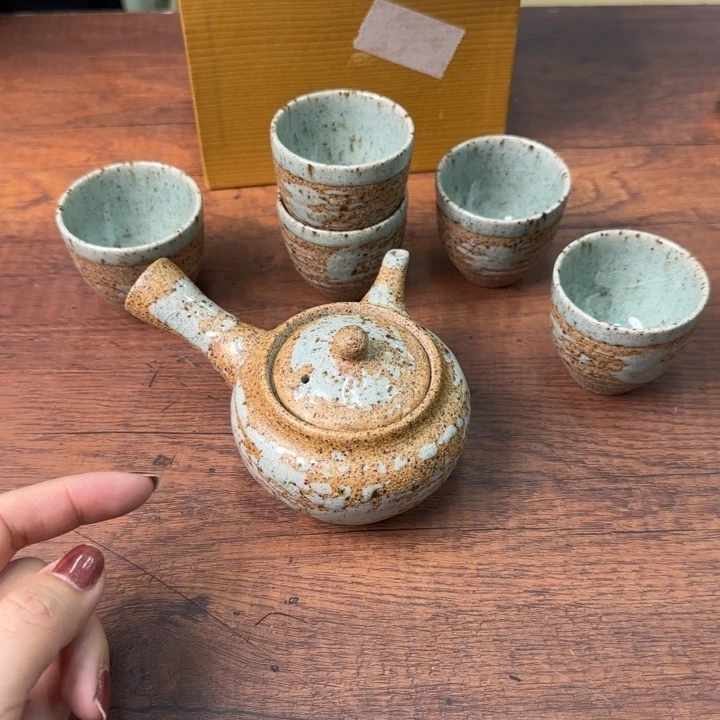 一个陶瓷物件哈哈哈哈