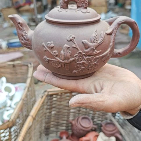 库存微瑕紫砂壶一个