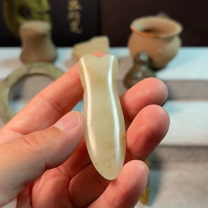 大***胆和田玉未镶嵌挂件
