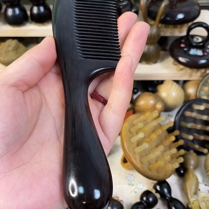 紫光县志等地的文物古迹也在这里展出