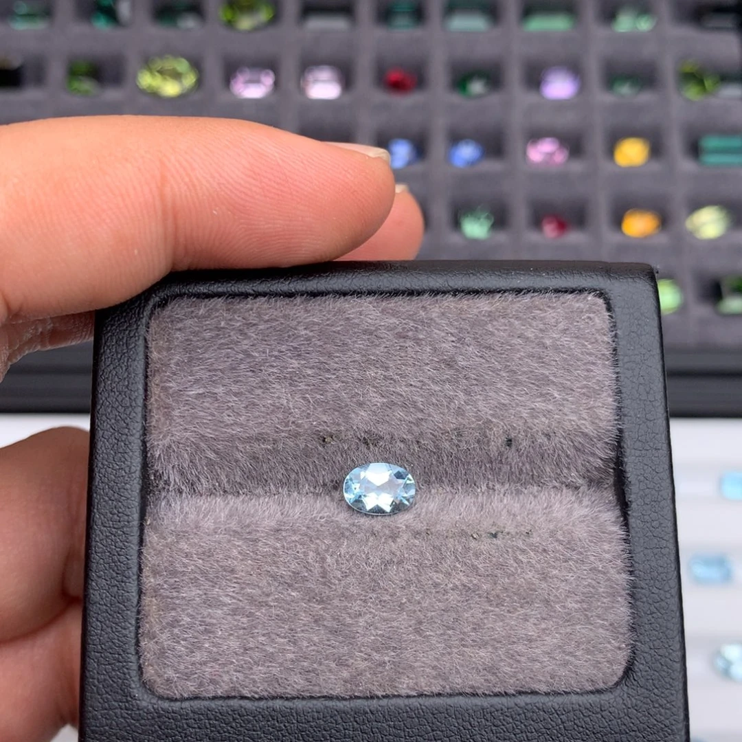 夏***S海蓝宝石裸石海蓝宝