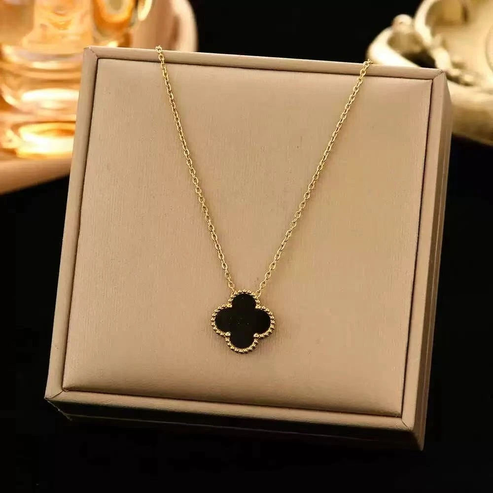 牛牛福利黑色四叶草项链