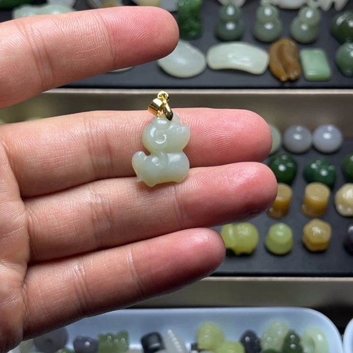 和田玉合金颈饰小马