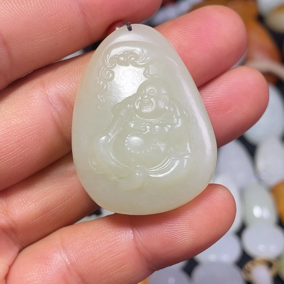 和田玉未镶嵌颈饰吊坠