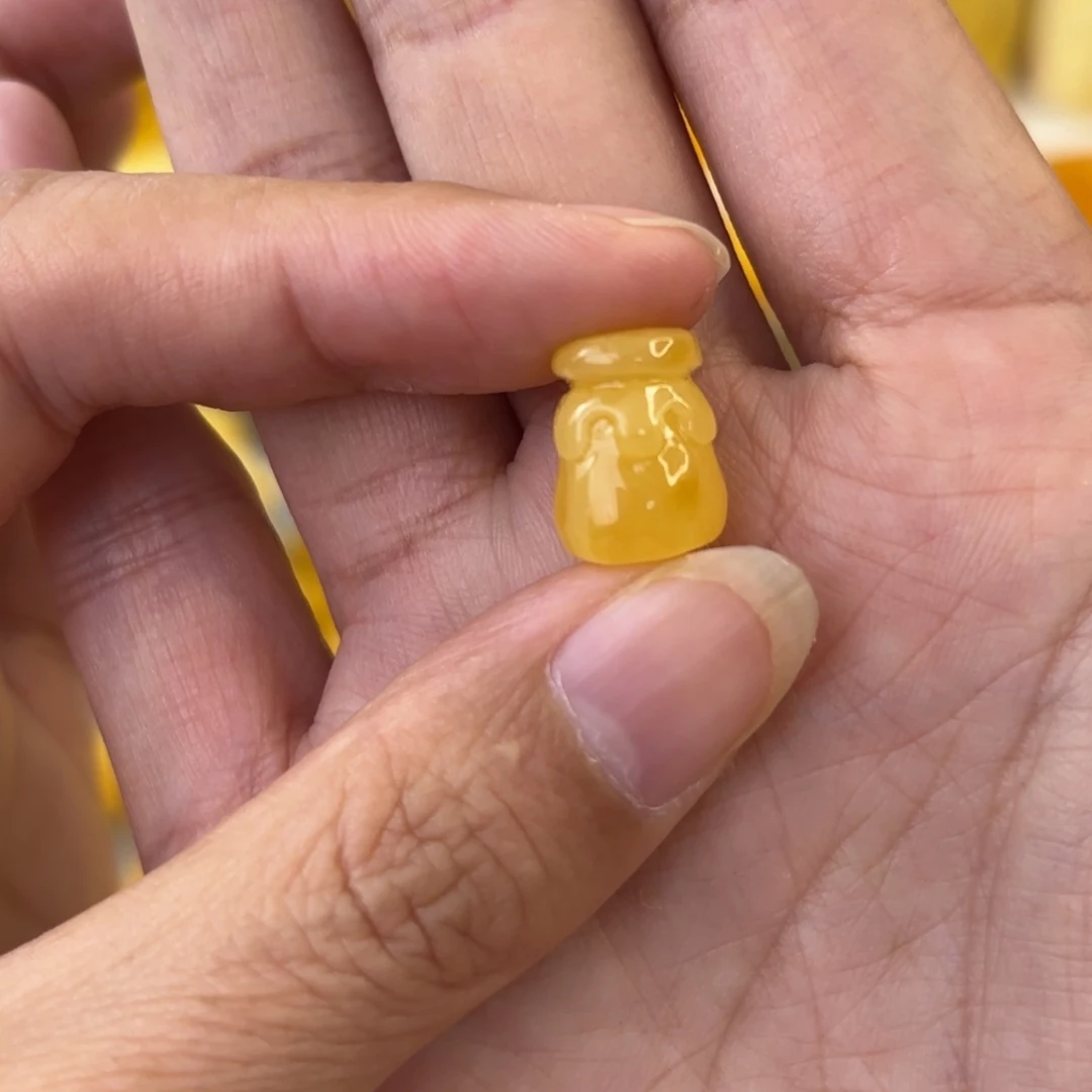 琥珀颈饰未镶嵌蜜蜡