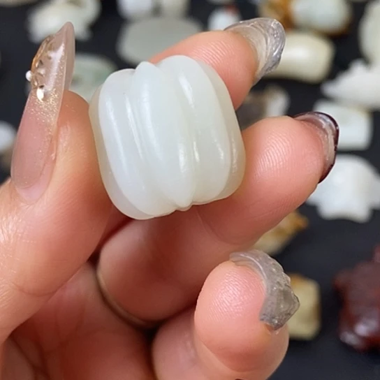 和田玉（糖玉）未镶嵌挂件