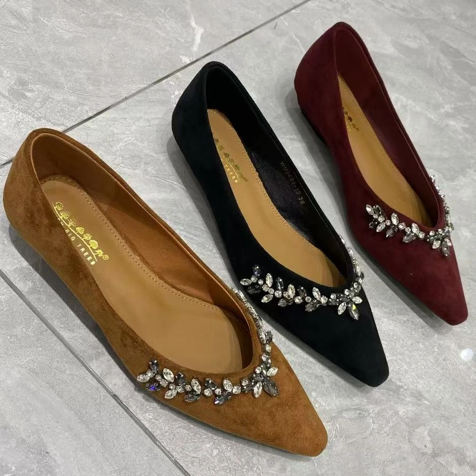 يۇمشاق مەھمەل 正版网红时尚女鞋休闲尖头方头方扣平跟平底气质