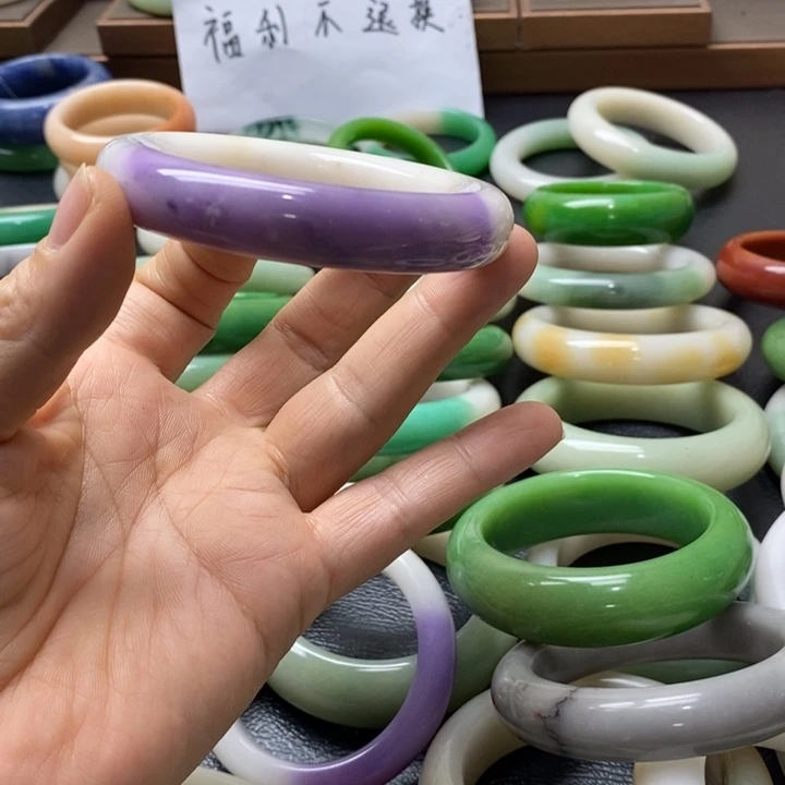 石英质玉手镯未镶嵌