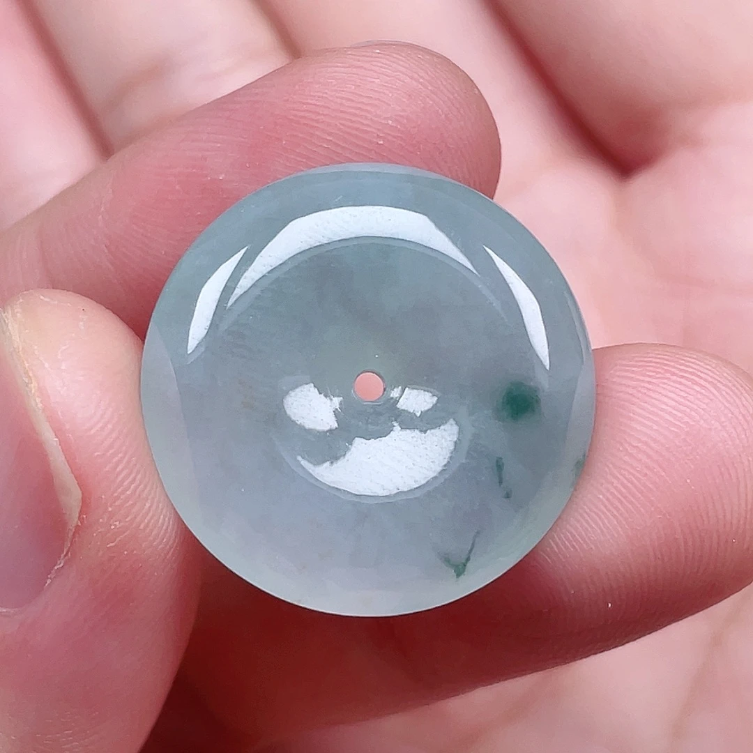 翡翠未镶嵌颈饰平安扣