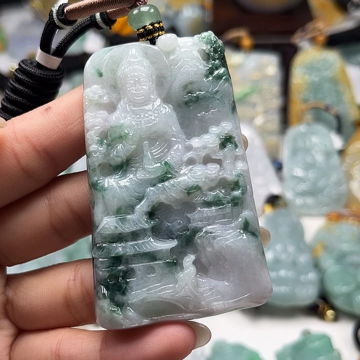 翡翠未镶嵌颈饰山水观音