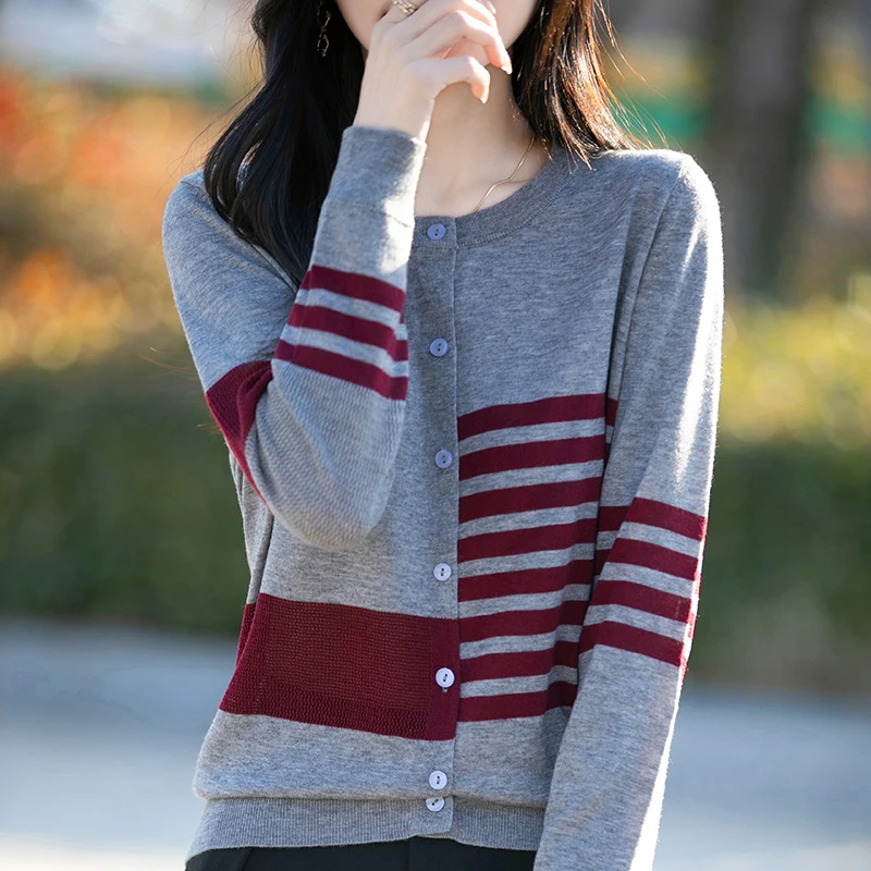 春秋细羊毛开衫圆领宽松显瘦长袖针织衫简约休闲外套