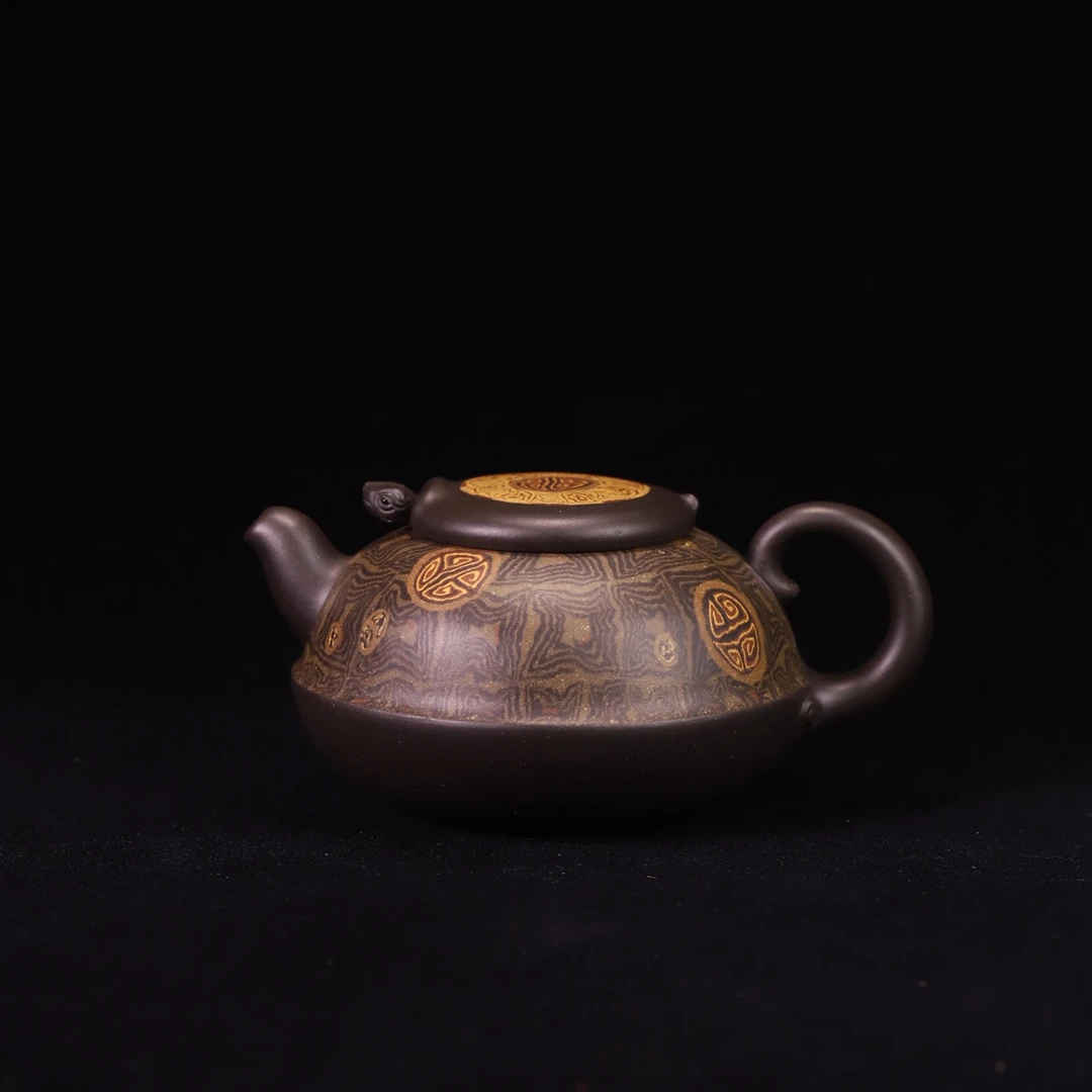 逸寿壶，实力派陶手袁子鸣，原矿黑料（绞泥）手工精制320cc，网孔出水