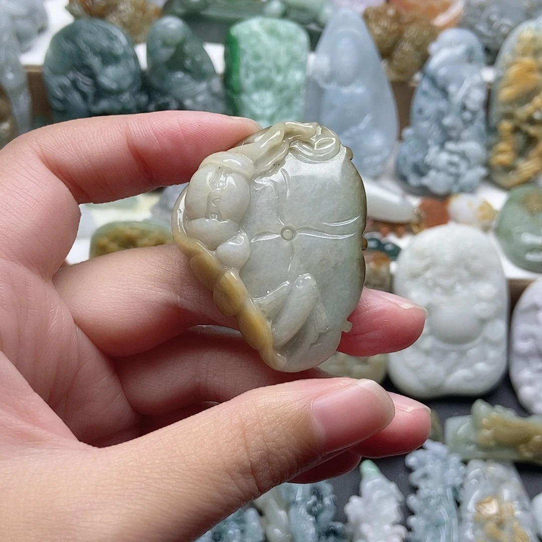 翡翠未镶嵌颈饰翡翠