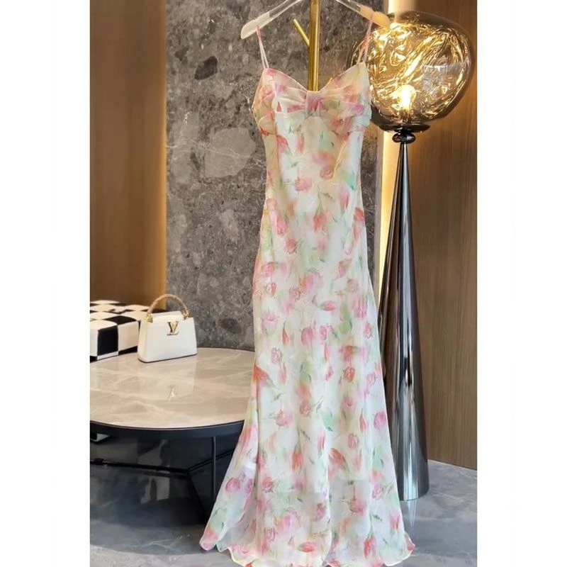 2025设计师款法式印花吊带裙修身显瘦度假风女长裙