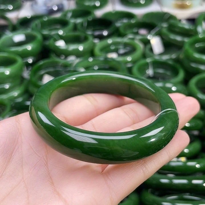 未镶嵌手镯和田玉（碧玉）